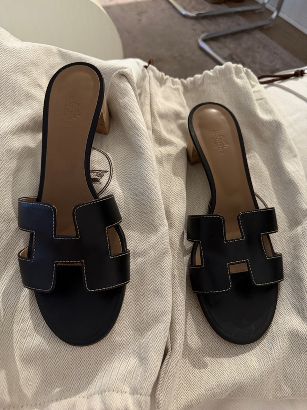 Hermes oasis Sandal with Contrast Stitching - Women's